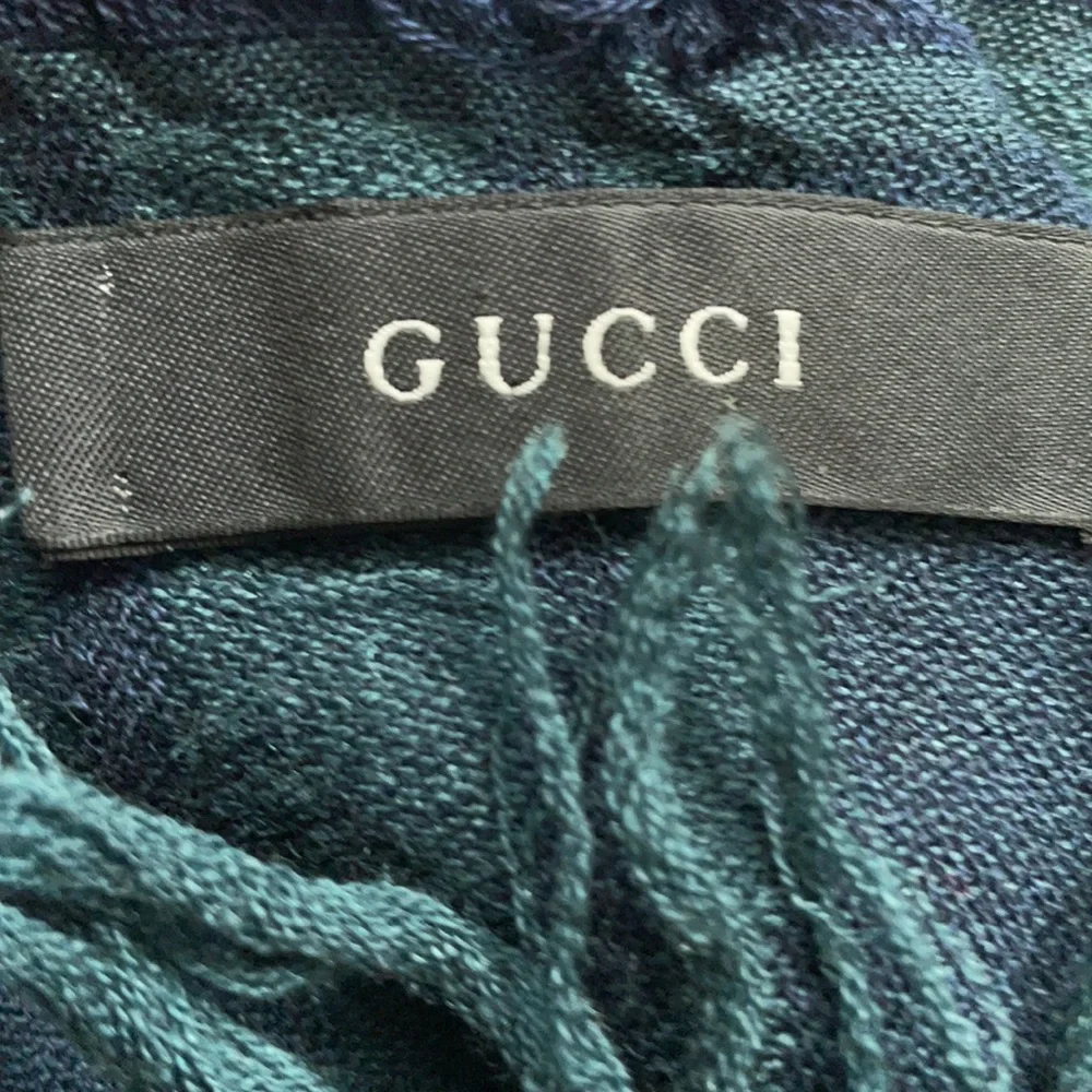 Authentic gucci scarf (unisex)